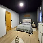 Casita Con Encanto, Les Gaites *
