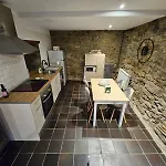 Casita Con Encanto, Les Gaites *