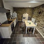 Casita Con Encanto, Les Gaites