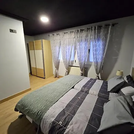 Casita Con Encanto, Les Gaites Collanzo