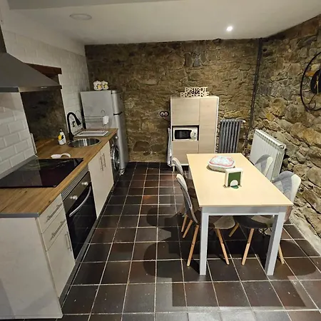 Casita Con Encanto, Les Gaites * Collanzo