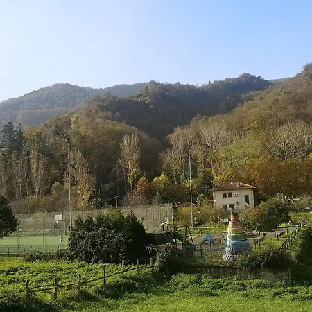 Casita Con Encanto, Les Gaites *