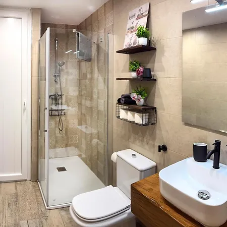 Casita Con Encanto, Les Gaites *