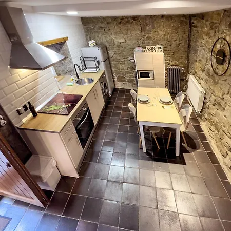 Casita Con Encanto, Les Gaites *