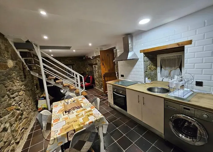 Casita Con Encanto, Les Gaites * Collanzo