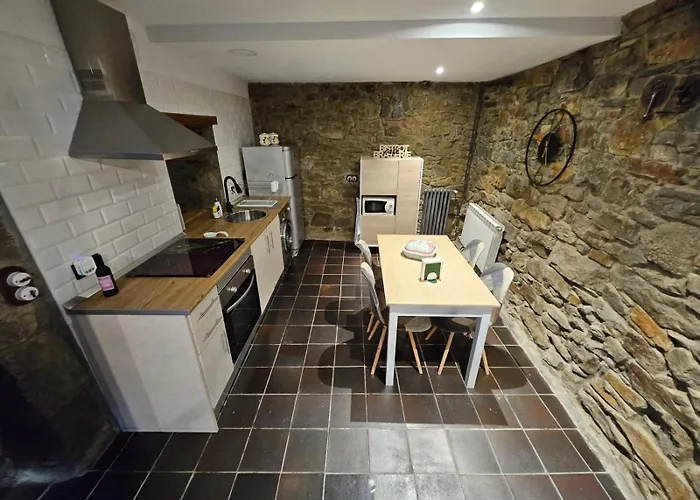 Casita Con Encanto, Les Gaites *