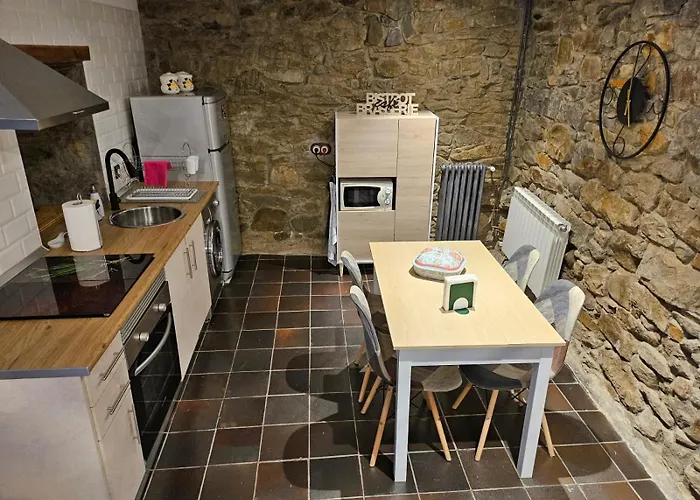 Casita Con Encanto, Les Gaites Collanzo