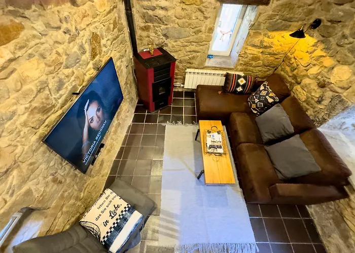 Casita Con Encanto, Les Gaites * Collanzo